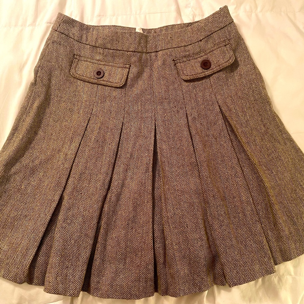 Fall looks- Size 5 brown herringbone swing skirt (30% wool/ 70 percent rayon)